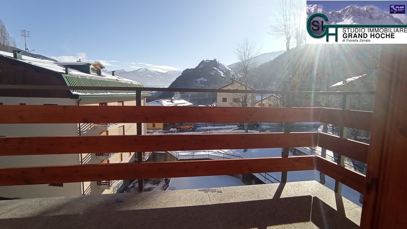 Balcone EST con vista (1)