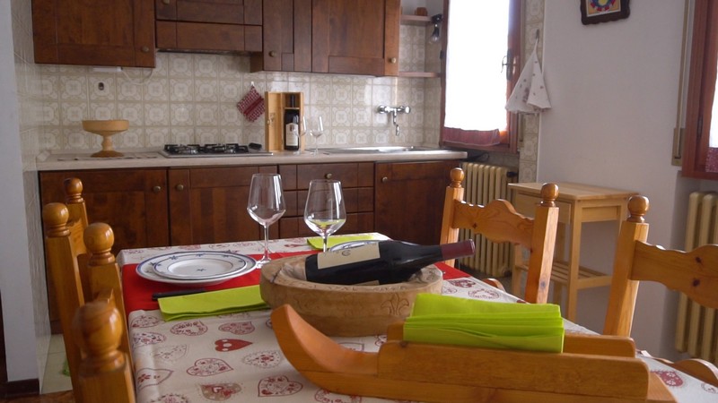 Alloggi.00_02_40_05.Still072