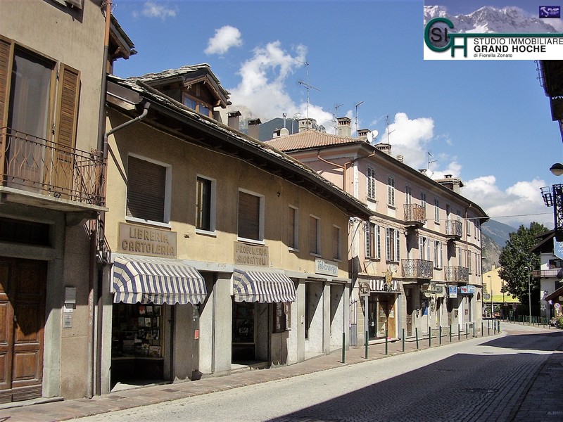 A29Q – OULX – AFFITTASI QUADRILOCALE IN CENTRO PAESE PER VACANZE