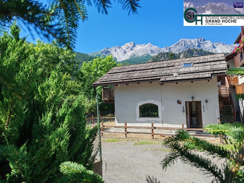 V16 – SAVOULX – VENDESI VILLETTA CON GIARDINO PRIVATO, CANTINA E GARAGE