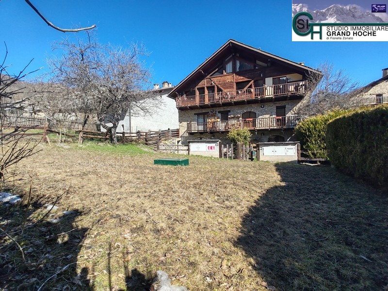 V51 – BORGATA PUY – VENDESI TRILOCALE IN GRANGIA RINOMATA