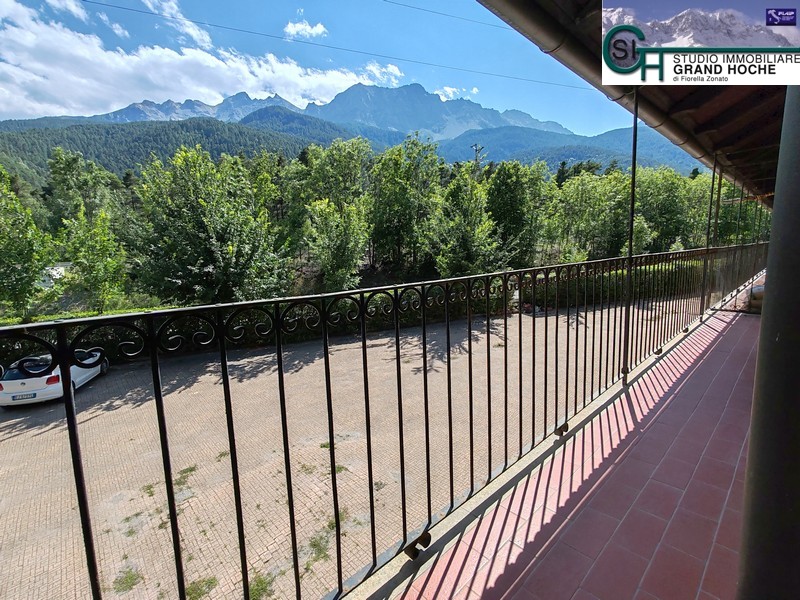 Balcone soggiorno e viste (2)
