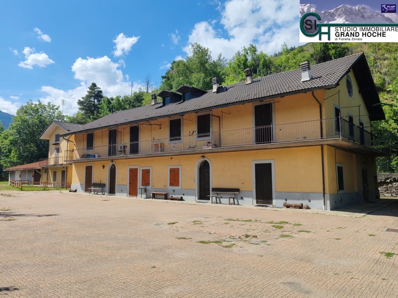 V1 – BEAULARD – VENDESI IMMOBILE PANORAMICO E SOLEGGIATO IN RESIDENZA “CHARLINE”