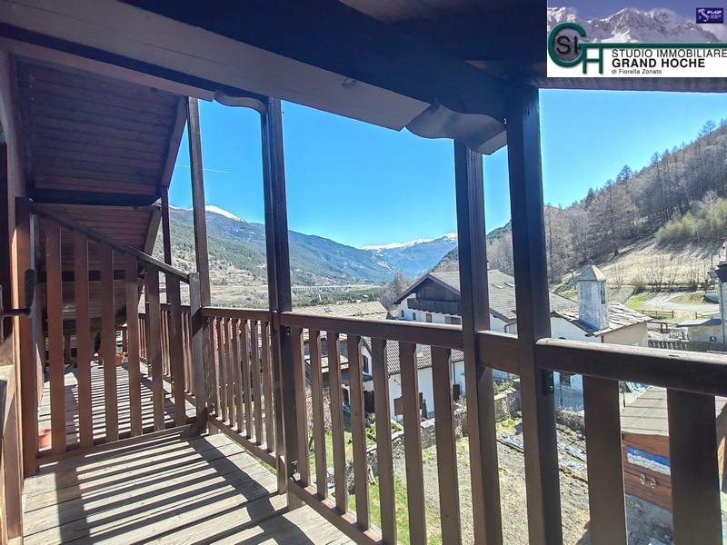 Viste, balcone, stanza, bagno 2 piano (4)