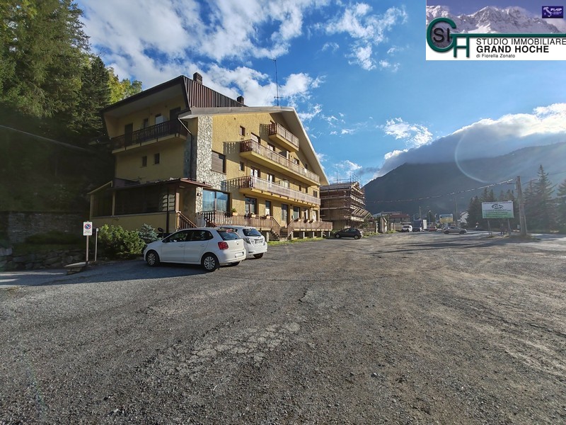 V13 – OULX – VENDESI IMMOBILE LUMINOSO E PANORAMICO