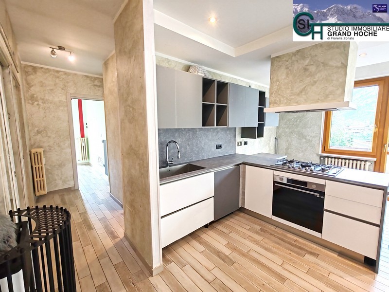 Soggiorno con cucina (2)