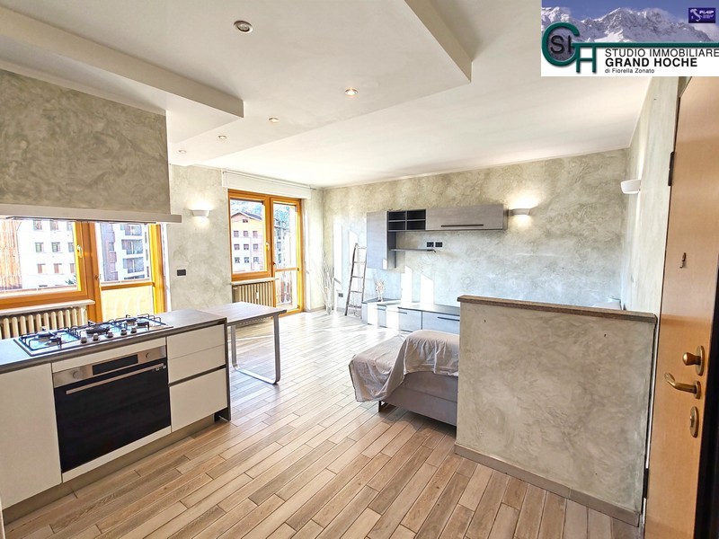 Soggiorno con cucina (4)