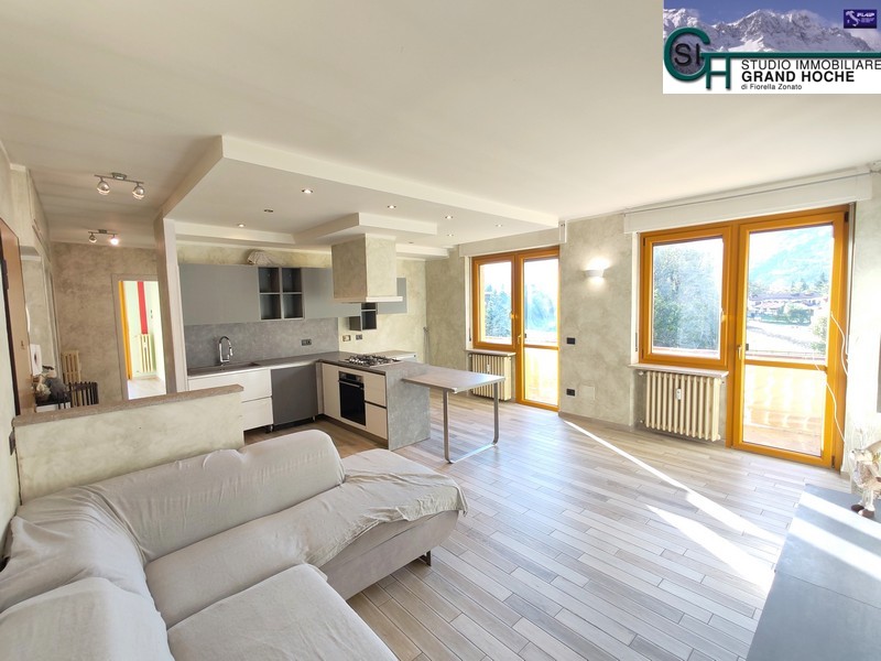 Soggiorno con cucina (8)