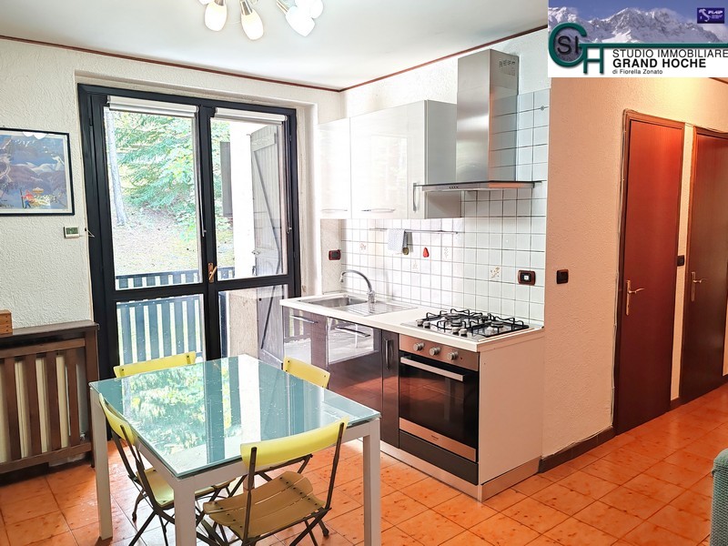 Soggiorno con cucina (7)