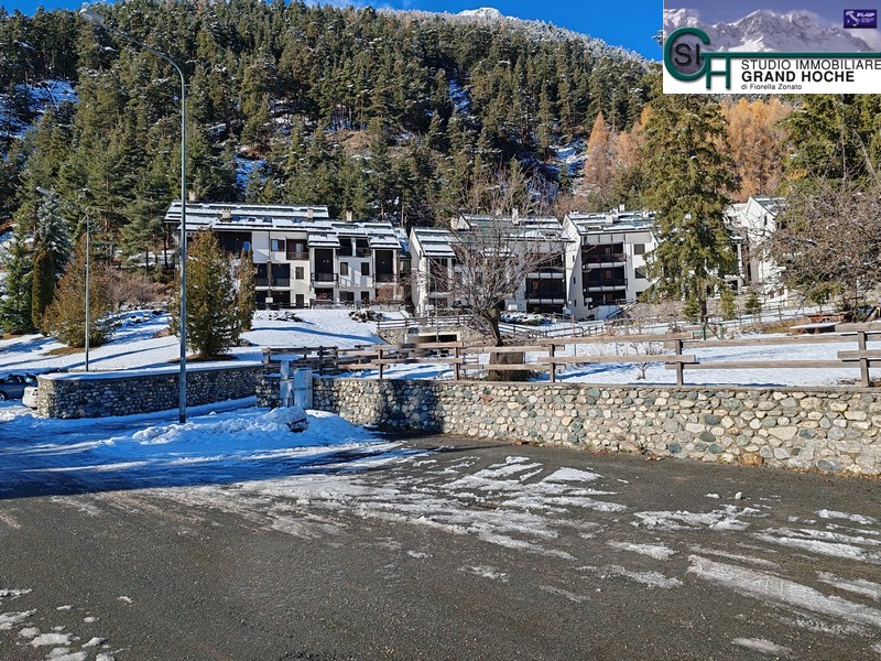 A36 – CESANA – AFFITTASI BILOCALE CON CANTINA E POSTO AUTO COPERTO