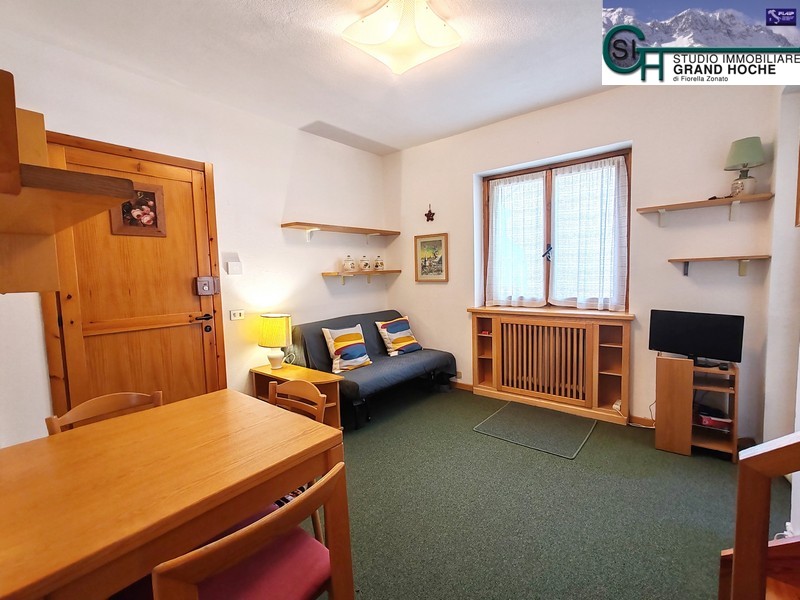 Soggiorno con cucina (10)