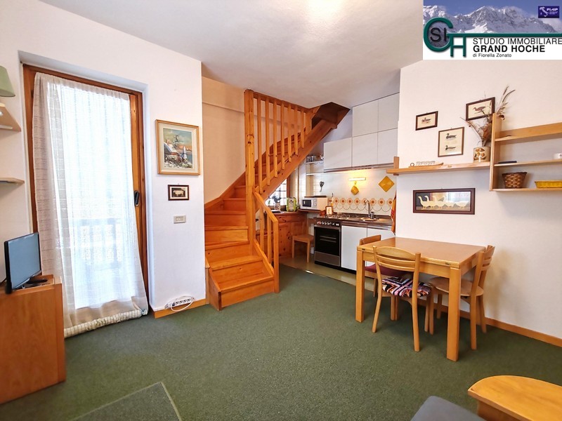 Soggiorno con cucina (2)