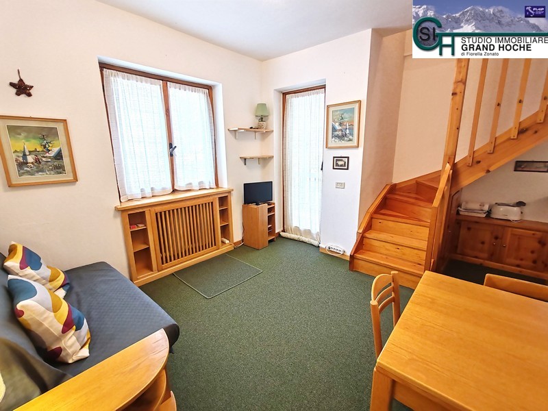 Soggiorno con cucina (4)