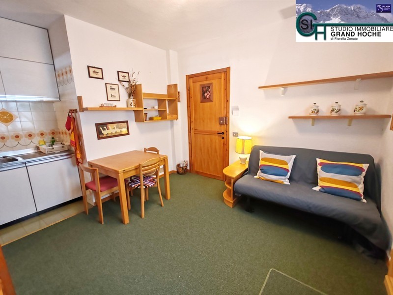 Soggiorno con cucina (6)