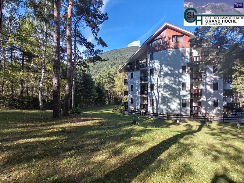 VA18 – BEAULARD – VENDESI BILOCALE CON STUFA A LEGNA E CANTINA