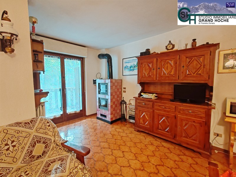 Soggiorno con cucina (4)