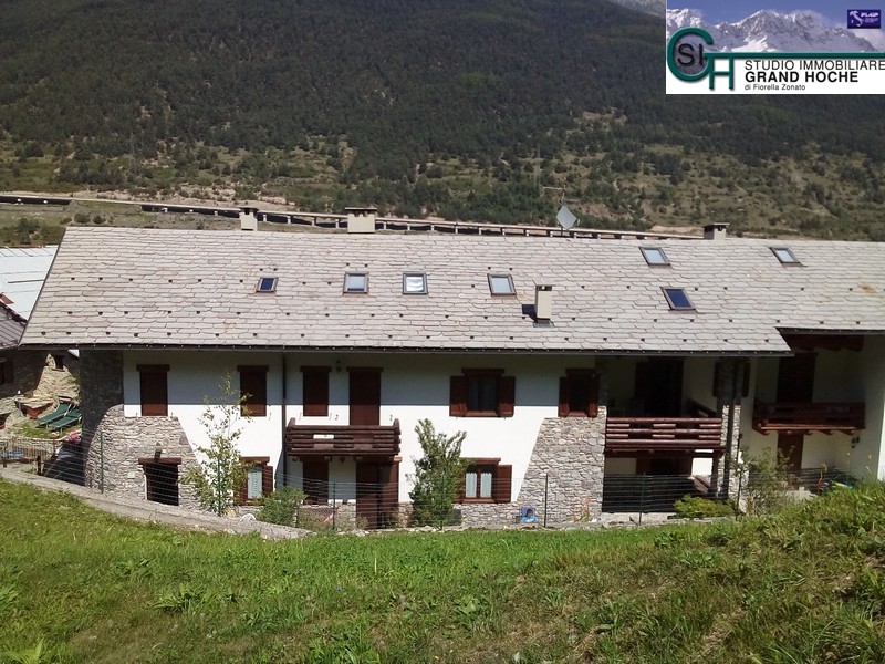 esterni (17) esterni (17)