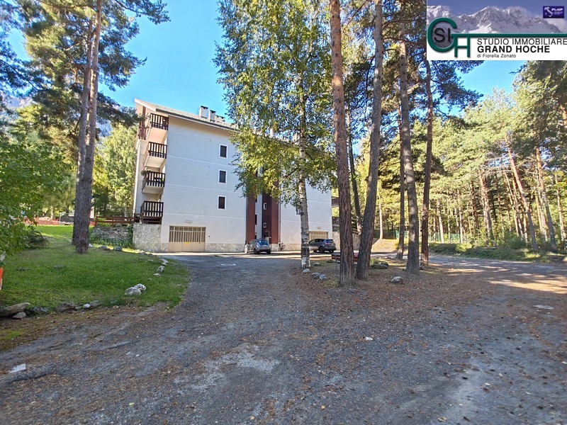 Posti auto (1) Posti auto (1)