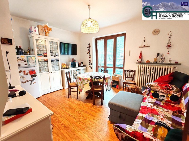 Soggiorno con cucina (6)