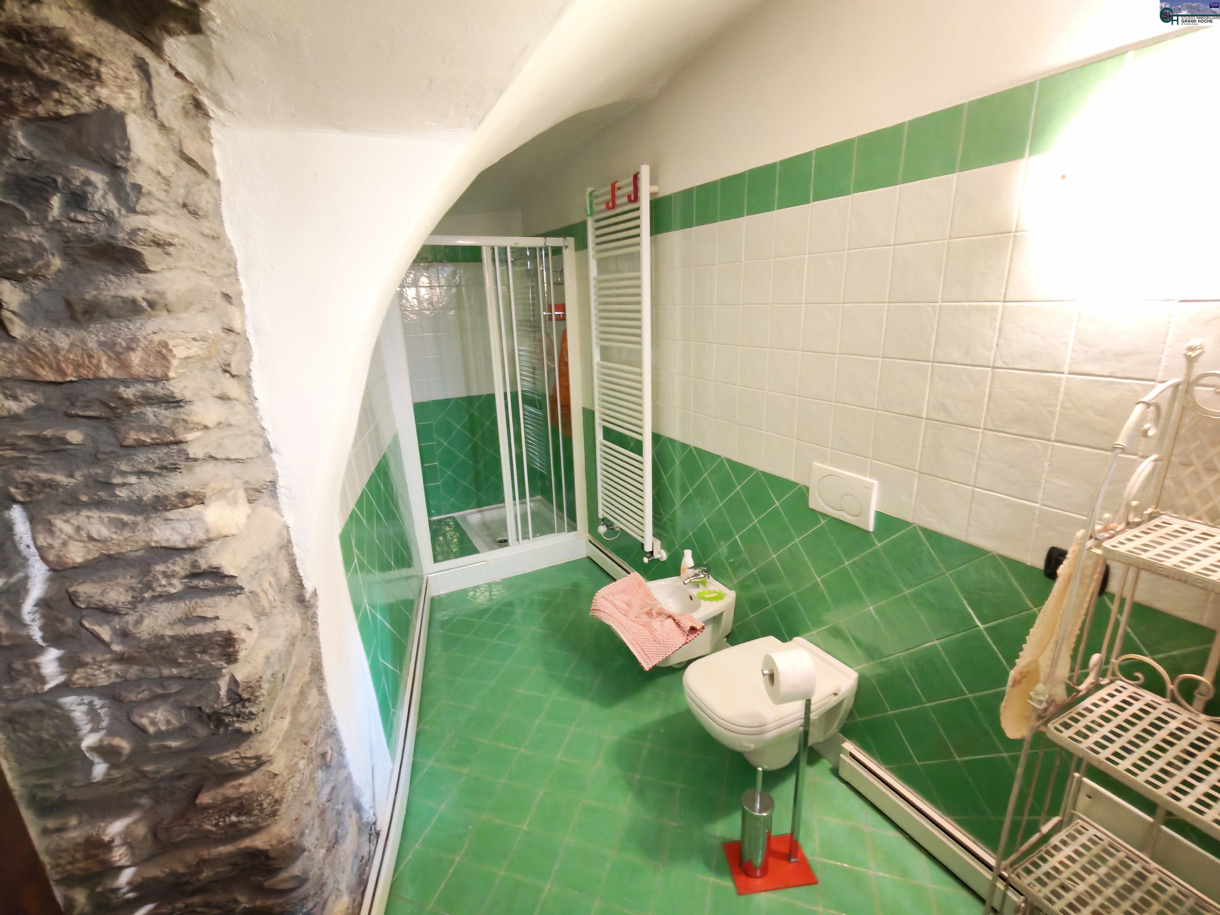 Bagno inferiore (2) Bagno inferiore (2)