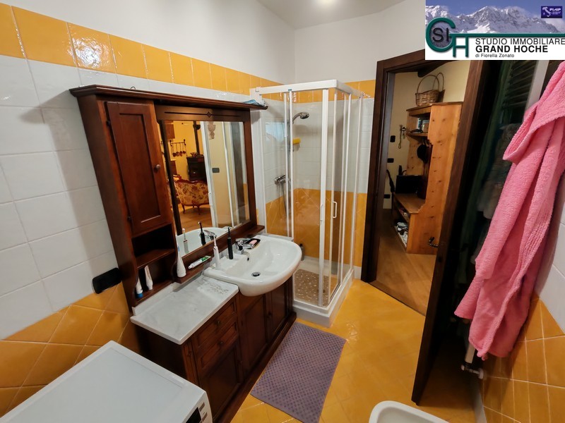 Bagno superiore (2) Bagno superiore (2)
