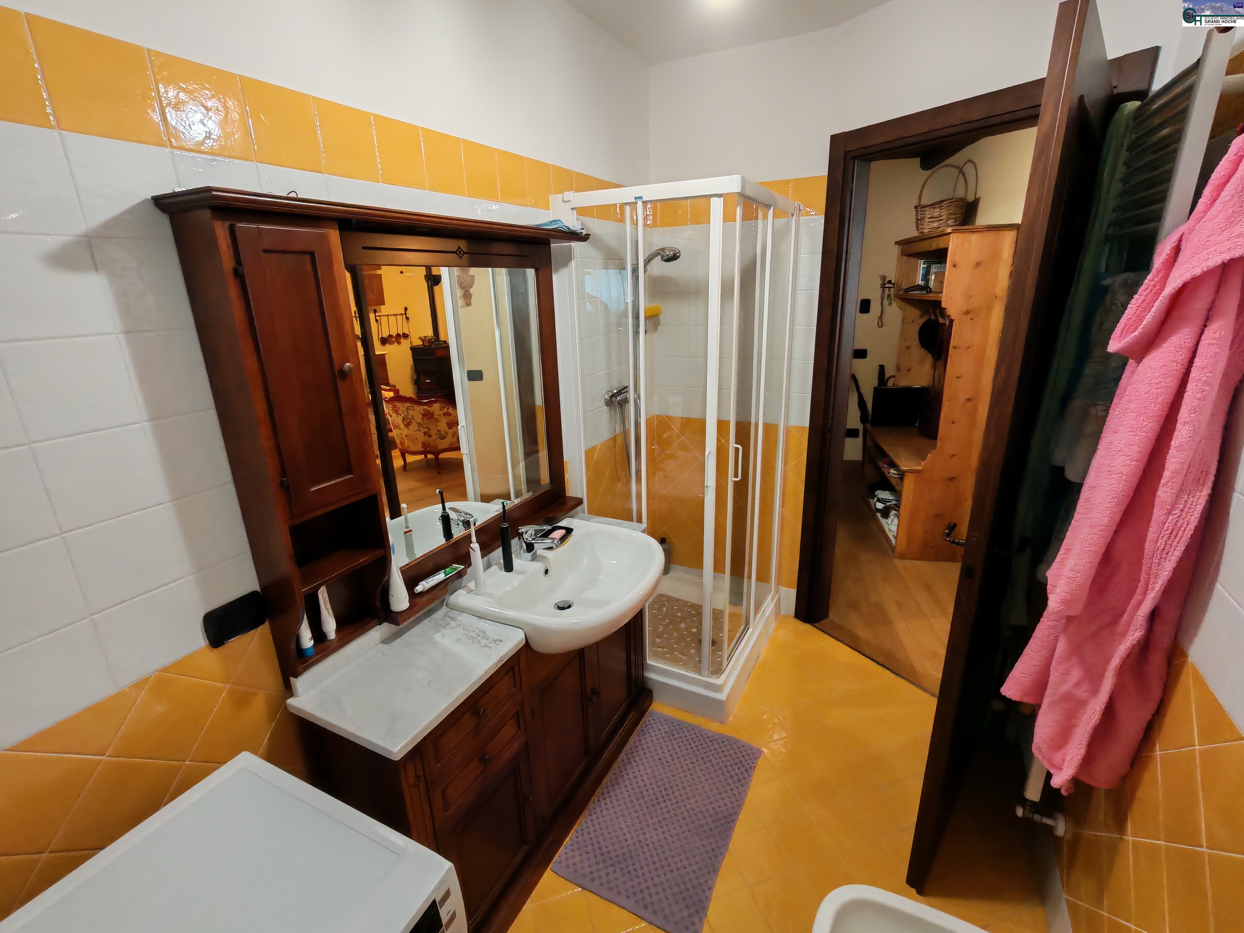 Bagno superiore (2) Bagno superiore (2)