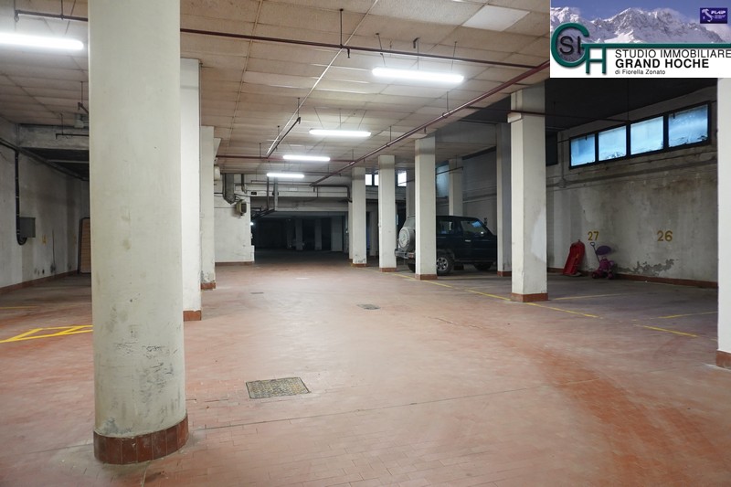 garage (2) garage (2)